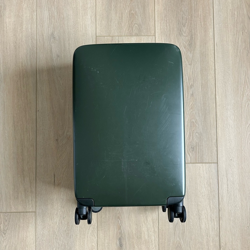 Raden Smart Luggage 22.